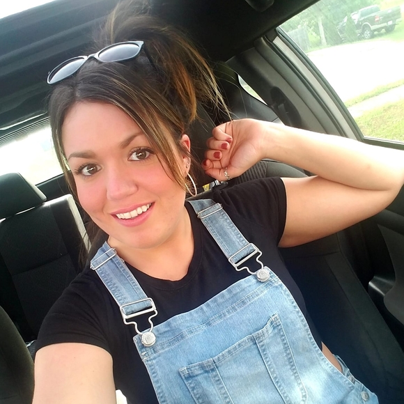 Meet your Posher, Kelsi - Picture 1 of 1